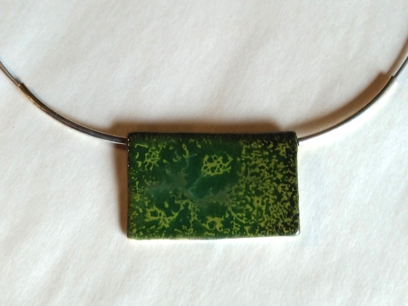 Unikat Schmuck - Kette Keramik - olive gemasert Unikat Schmuck - Kette Keramik - olive gemasert