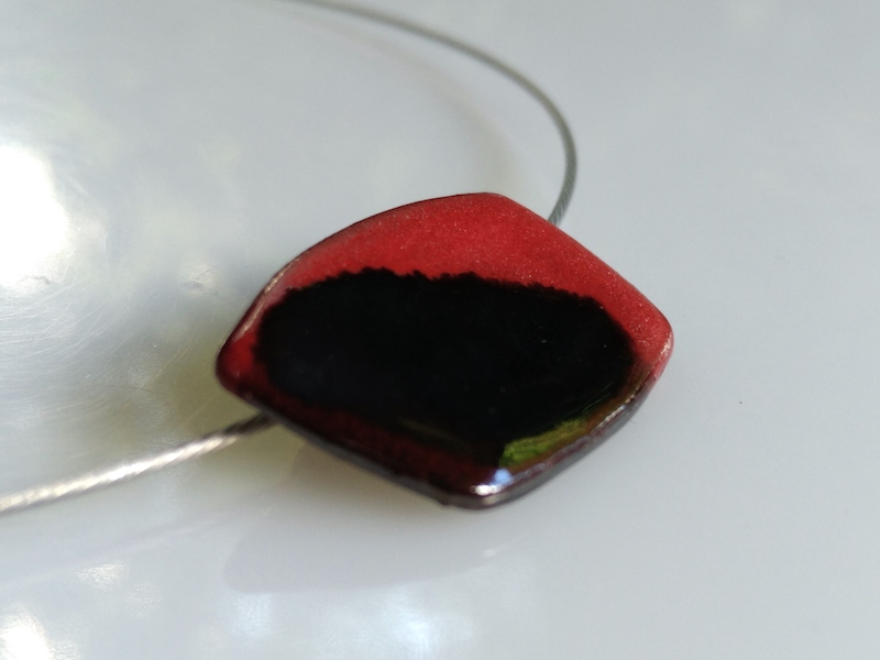 Keramik Kette - rot mit Edelstahlcollier Keramik Kette - rot mit Edelstahlcollier