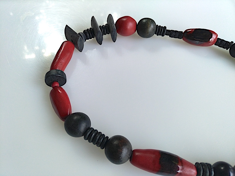 Keramik Collier - rot schwarzes Chaos Keramik Collier - rot schwarzes Chaos