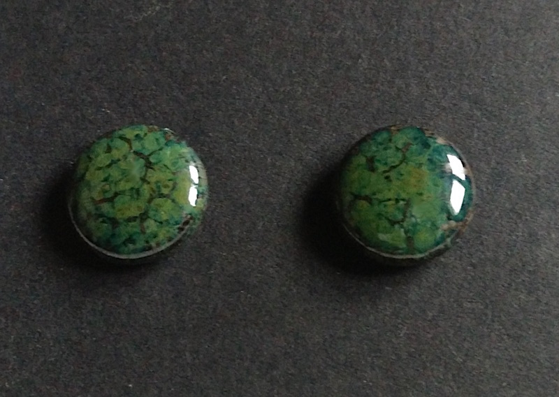 Keramik Ohrstecker - olive grün Keramik Ohrstecker - olive grün