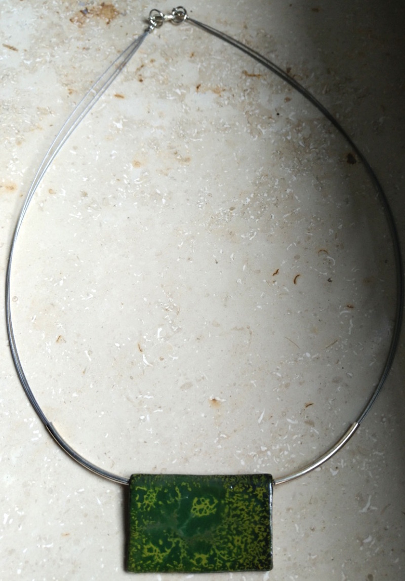 Unikat Schmuck - Kette Keramik - olive gemasert Unikat Schmuck - Kette Keramik - olive gemasert