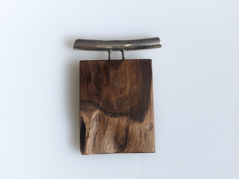 Anhänger aus Thujaholz mit Silber Anhänger aus Thujaholz mit Silber