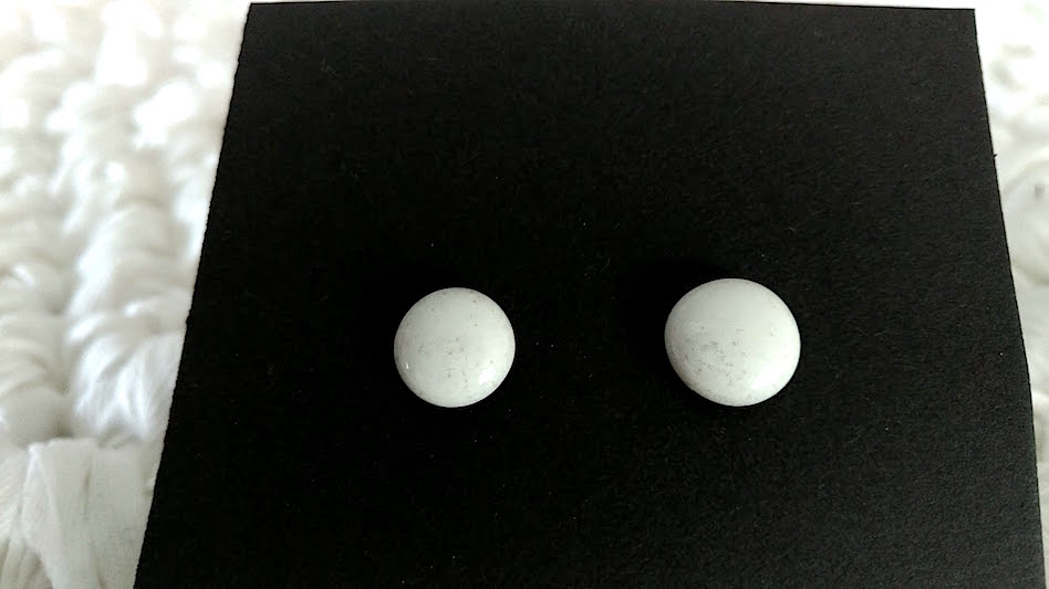 Keramik Ohrstecker - weiß klein rund