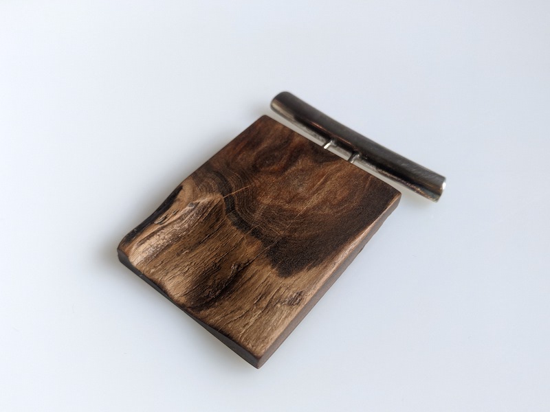 Anhänger aus Thujaholz mit Silber Anhänger aus Thujaholz mit Silber