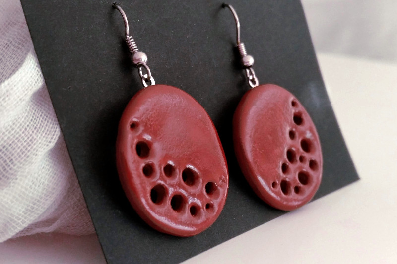 Keramik Ohrringe Unikate - rot durchbrochen rund