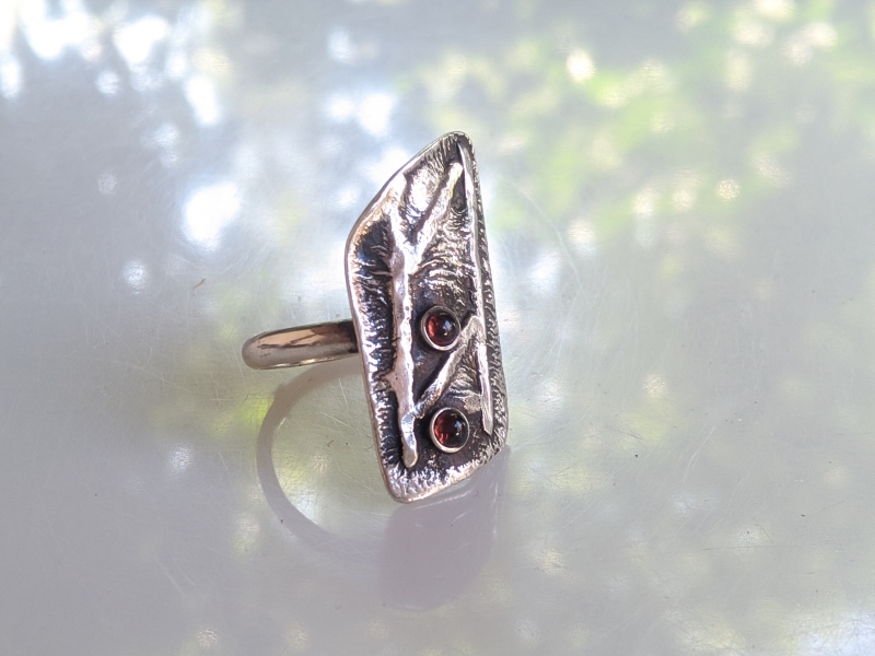 925er Silber Ring mit Granat- Besatz