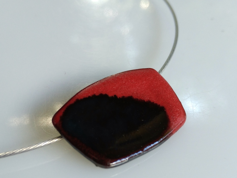Keramik Kette - rot mit Edelstahlcollier Keramik Kette - rot mit Edelstahlcollier