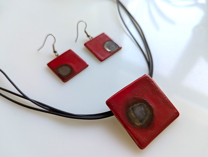 Set Keramik rot mit Silberspiegel