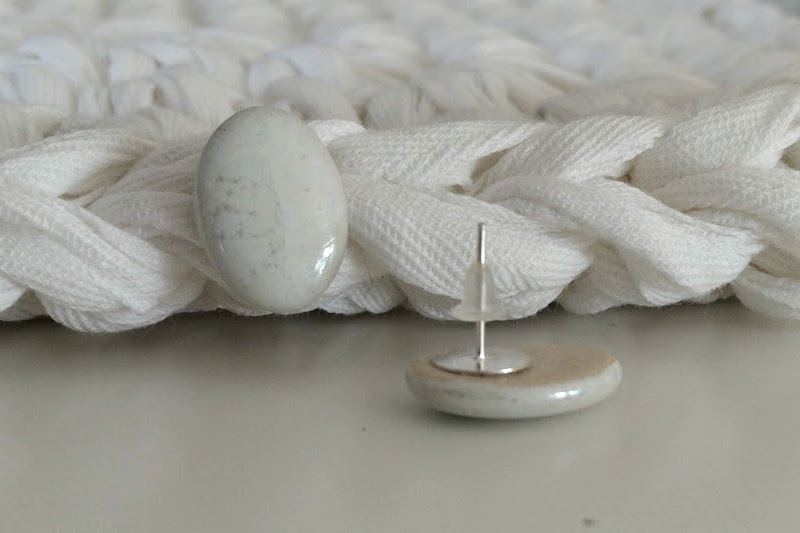 Keramik Ohrstecker - weiß oval Perlmutt Keramik Ohrstecker - weiß oval Perlmutt