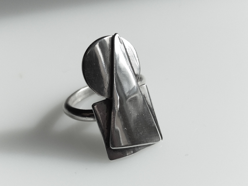 Designer, Schmuck, bauhaus, dessau, weimar, Unikate, Mode, Silber, Kunst, Oderbruchscheune, Unikate, Designerschmuck, Unikatschmuck, Oderbruch Kunst, Kette, Anhänger, 925, Berlin, Schmuckdesign, Oderbruch, Sterlingsilber, Juwelier, Kunst, Oderbruchscheune, handgefertigt, handgemacht, Kunst Loose Tage, 