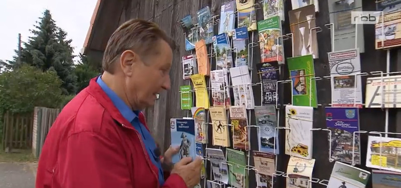 Infopunkt Flyerwand Neulewin Oderbruchscheune