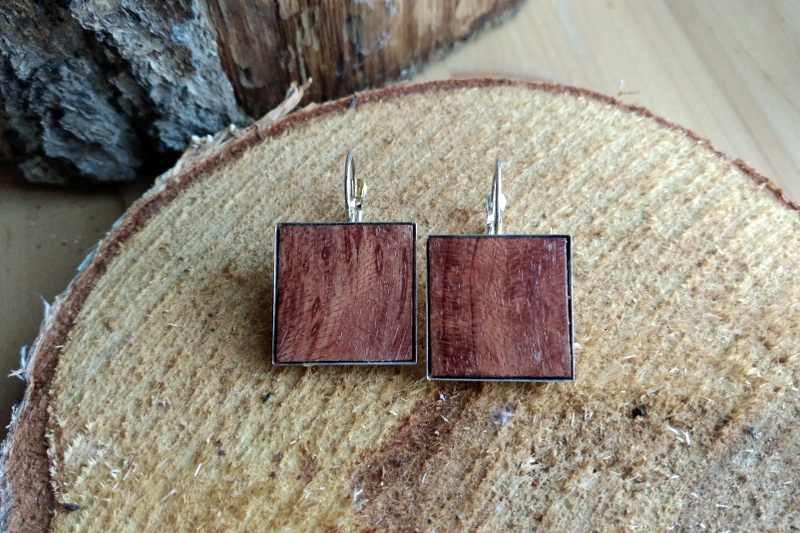 Holzschmuck Unikate aus eigener Werkstatt im Oderbruch, Onlineshop, Unikatschmuck, Schmuck, Kette, Anhänger, Unikat, Design, Designer, Einzelstück,  Holzschmuck, Holz, Oderbruchscheune, Kunst Loose Tage, Oderbruch, Tourismus, Kunst