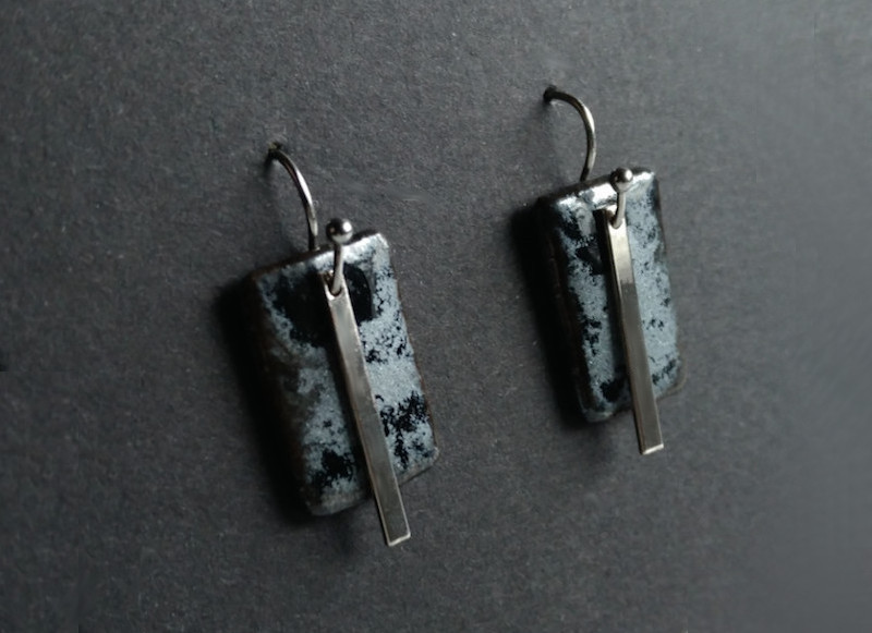 Unikatschmuck, Schmuck, Kette, Anhänger, Unikat, Design, Designer, Geschenk, Frauen, Mode, Einzelstück,  Keramikschmuck, Keramik, Keramik Schmuck online kaufen, Onlineshop, Berlin, Oderbruchscheune, Kunst Loose Tage, Oderbruch, Onlineshop Schmuck, handgefertigter Schmuck, Neulewin