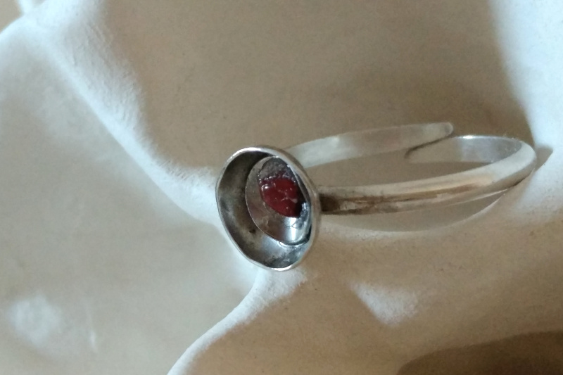 Designer Schmuck Unikate Silber, Silber, Schmuck, Unikate, Designerschmuck, rot, Unikatschmuck, Ring, 925, Berlin, Schmuckdesign,Oderbruch, Sterlingsilber,  kunst loose tage, Kunst, Oderbruchscheune, handgefertigt, handgemacht, Kunst Loose Tage, 